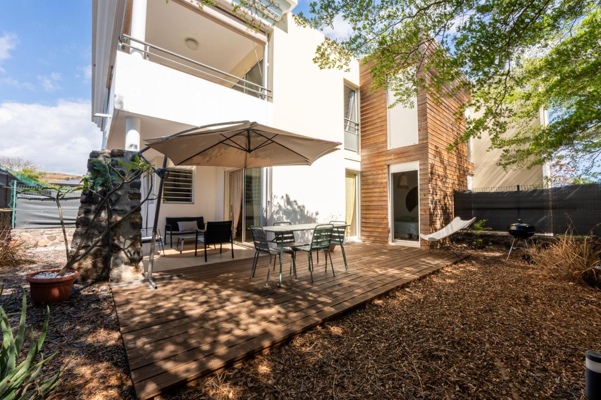 Le Celadon Saint Gilles Les Bains Exterior photo